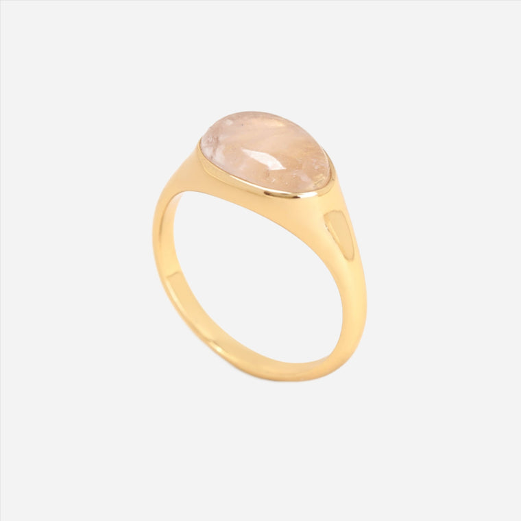 Roae quartz gemstone ring