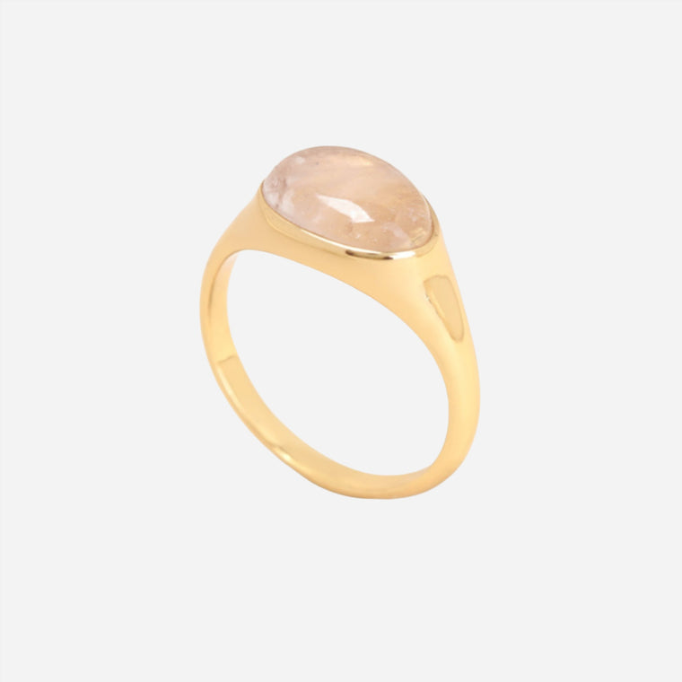 Roae quartz gemstone ring