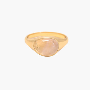 Rose_Quartz_cabochon_gold_ring