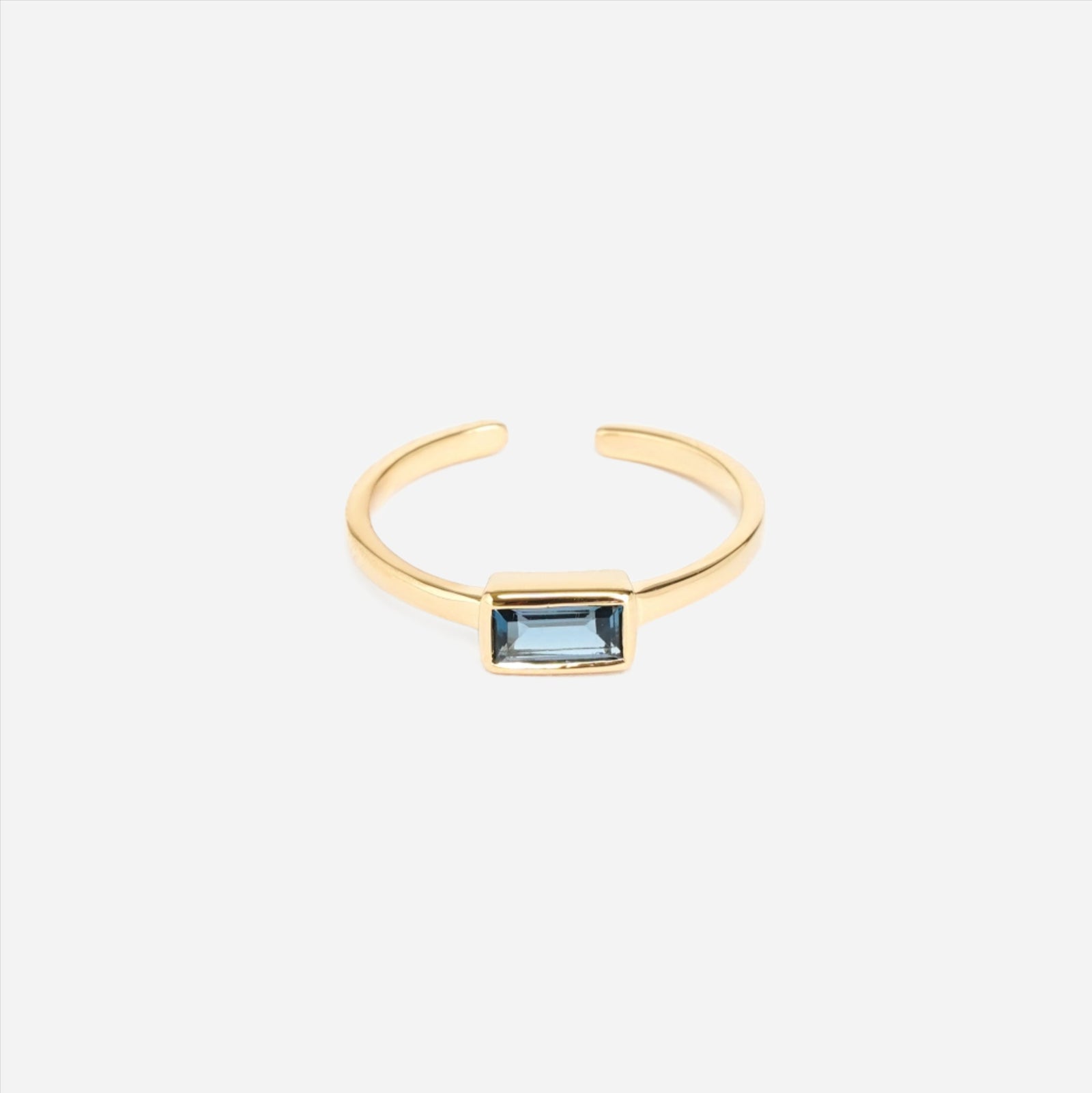 london blue topaz baguette ring in vermeil gold